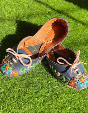 Blue brogues ( Limited Stock Up to 47% 🤩 )