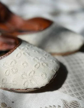 chikan kari (off-white)