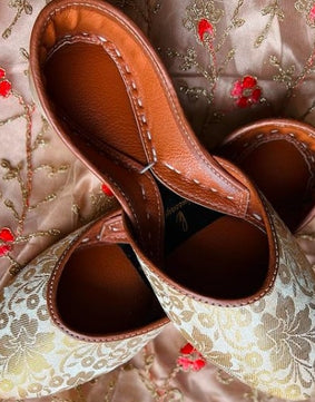 Banarsi Khussas (Fawn Gold)