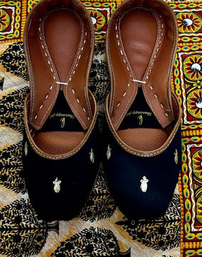 Silk-Zari khussas (black)